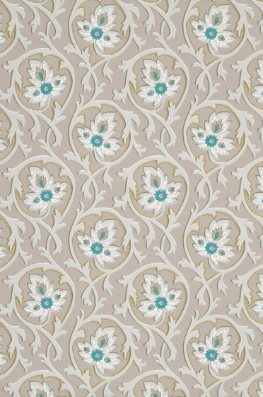 Swatch of the grey scrolling foliage wallpaper 'Hoja - Cool Arbour'.